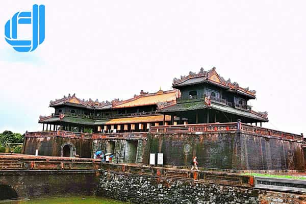 tour du lịch cố đô huế từ đà nẵng tham quan chùa thiên mụ